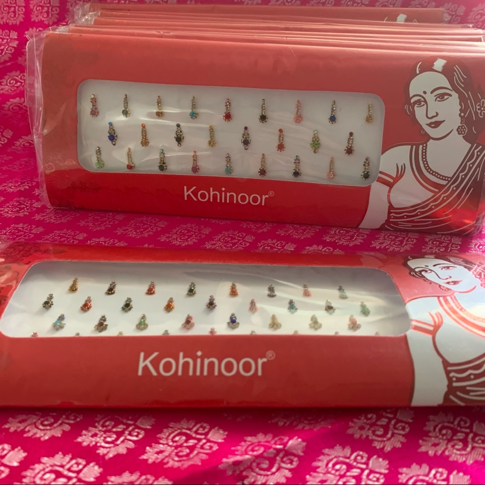 SMALL BINDIS WITH RHINESTONES - Paisley Shape